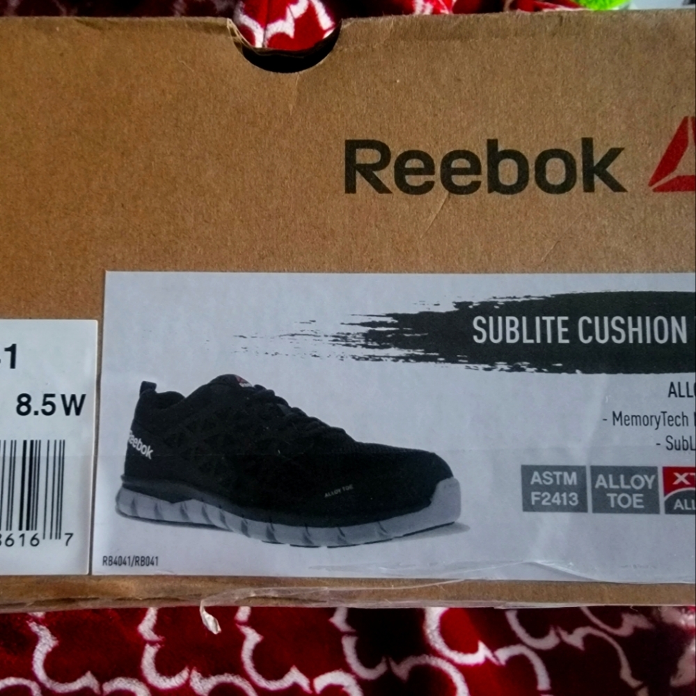 Steel toe work sneakers